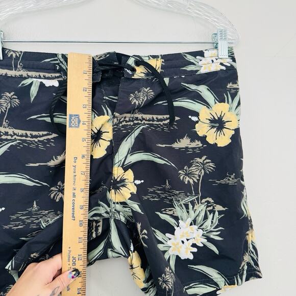Rusty Black Tropical Print Board Shorts Men’s Size 30 - Picture 3 of 8
